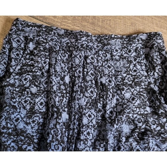 Gimmicks BKE Blue Ombre Button Tie Skirt Size S - Picture 4 of 7